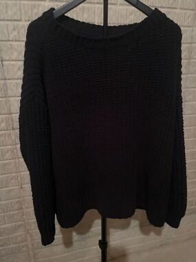 American Eagle Outfitters Black Chunky Crewneck Sweater